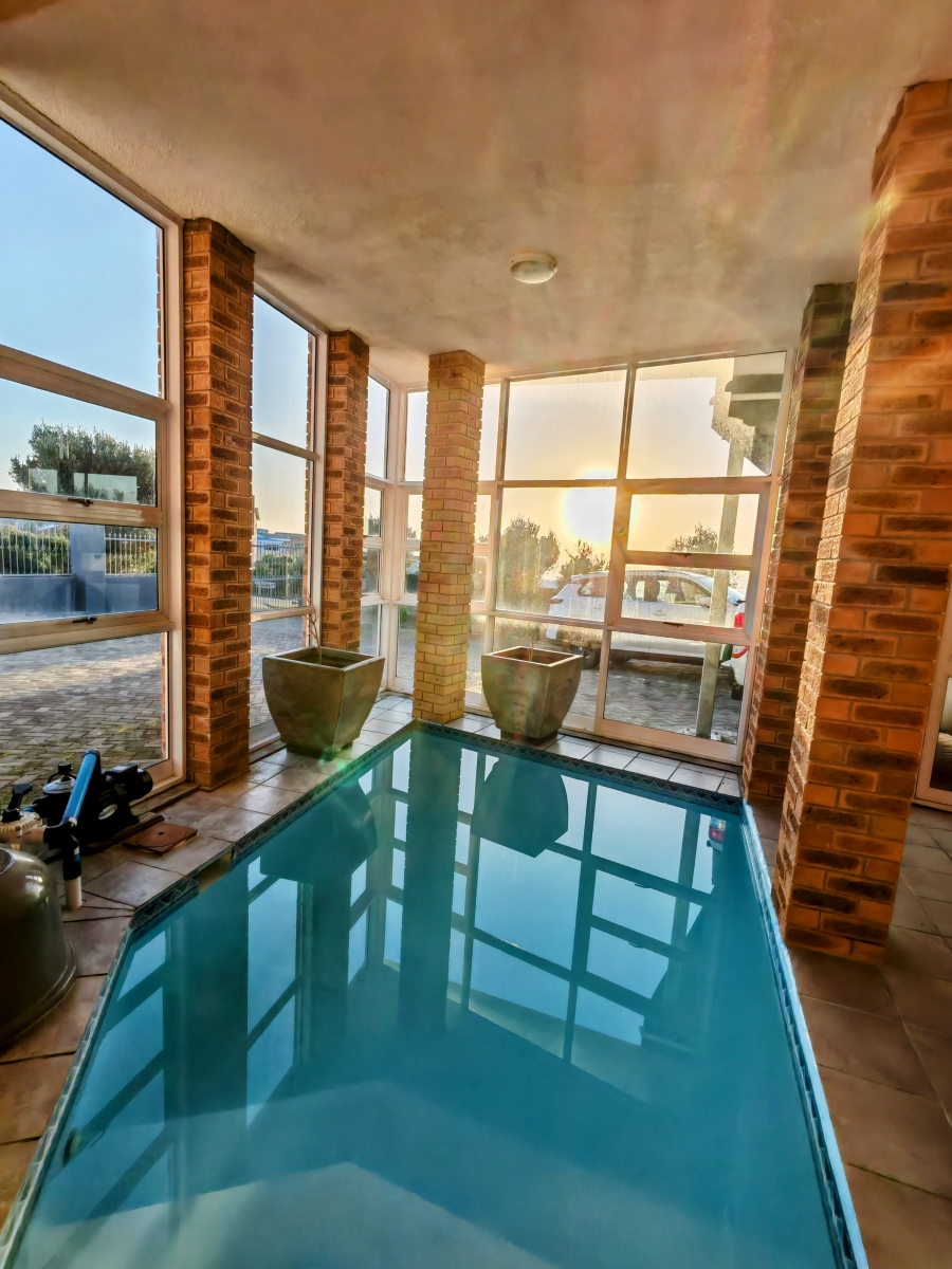 4 Bedroom Property for Sale in De Kelders Western Cape